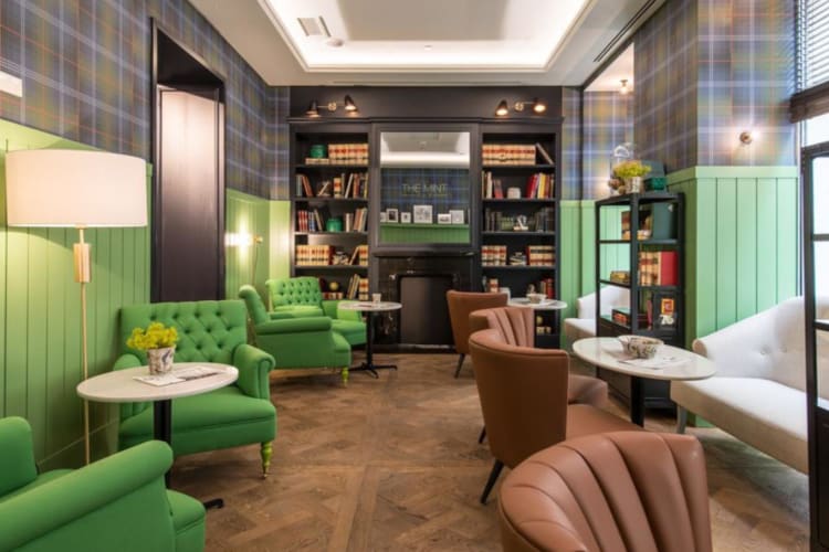 bar lounge
